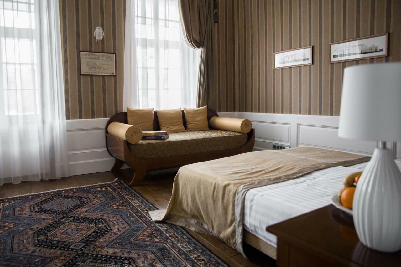 Erzsébet Nagy Szálloda Paks Esterno foto